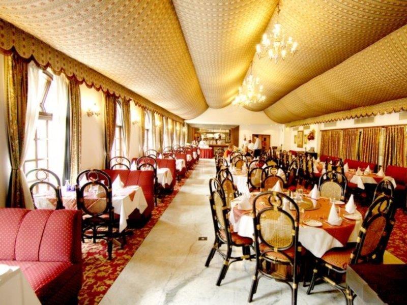 Ashok Country Resort Gurgaon Bagian luar foto