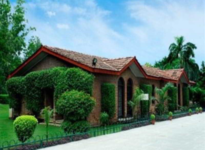 Ashok Country Resort Gurgaon Bagian luar foto