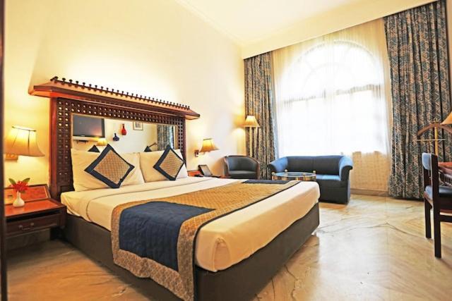 Ashok Country Resort Gurgaon Bagian luar foto